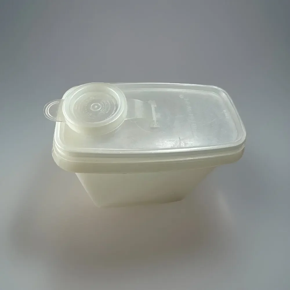 Vintage Tupperware Store N' Pour Jr. Cereal Container 4 Cup Sheer 499 w Flip Lid